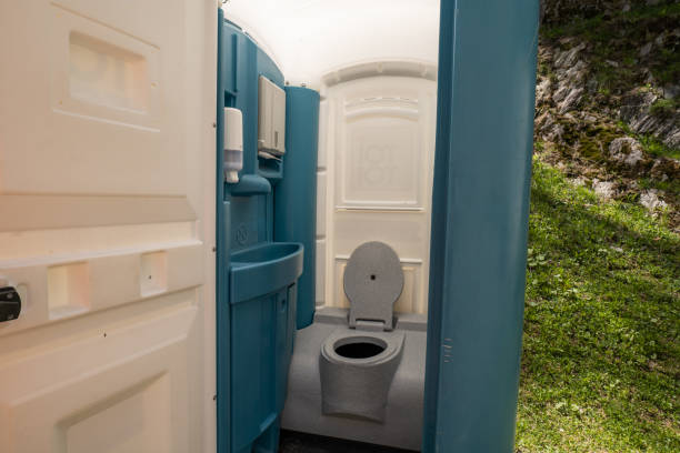 Portable Toilet Options We Offer in Highland Heights, OH